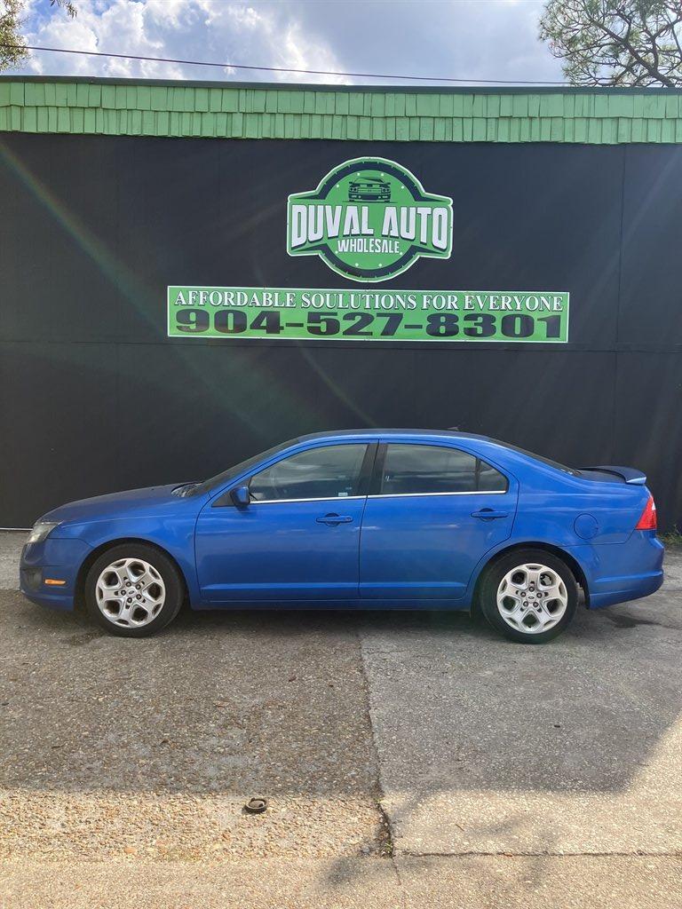2011 Ford Fusion SE's photo