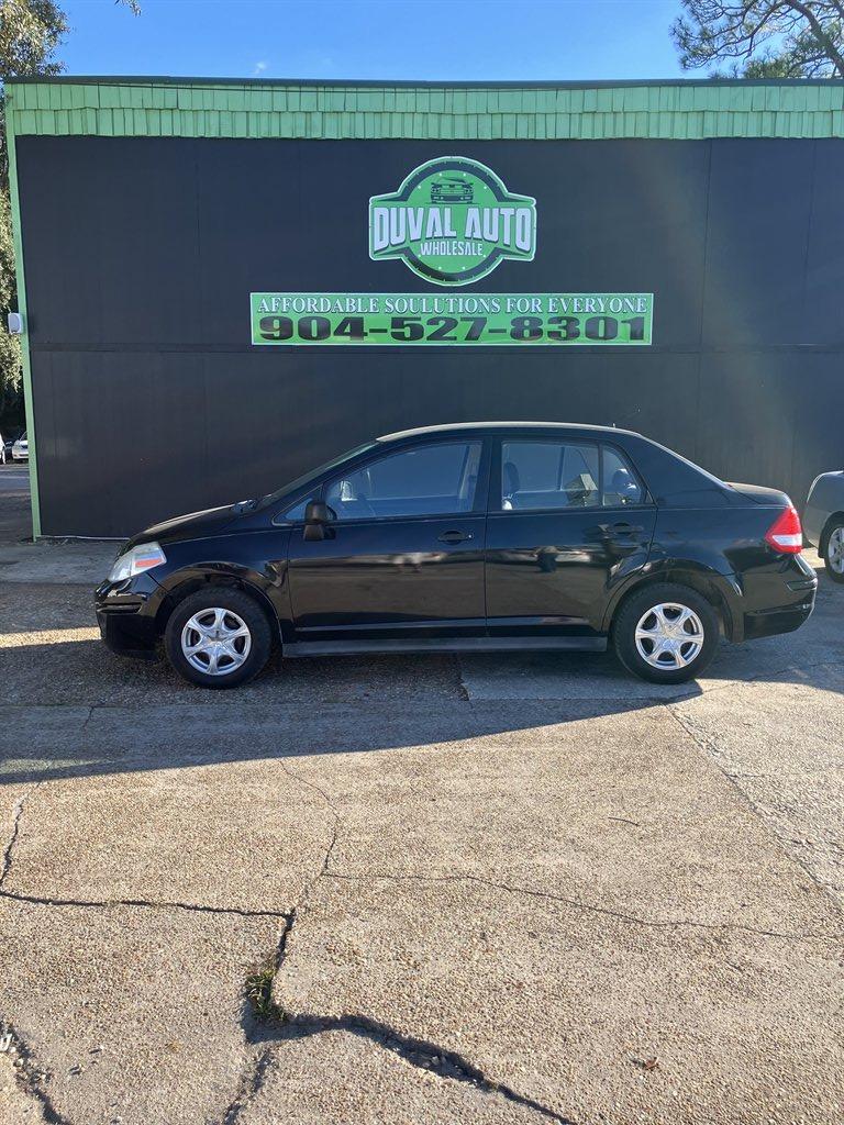 2009 Nissan Versa Base